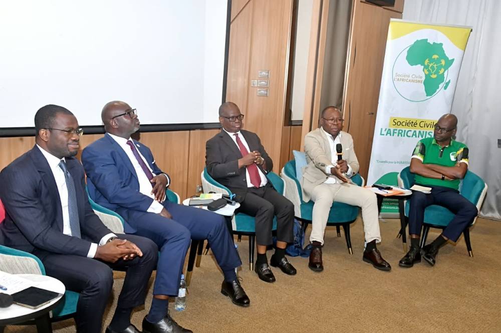 BLANCHIMENT DE CAPITAUX : LA SOCIETE CIVILE L’AFRICANISME OUVRE LE DEBAT SUR LA TRANSPARENCE ET LA REDEVABILITE