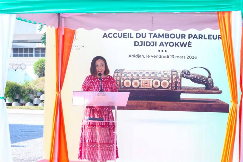 RETOUR HISTORIQUE DU TAMBOUR PARLEUR « DJIDJI AYOKWE », PREMIER BIEN CULTUREL IVOIRIEN RESTITUE PAR LA FRANCE A LA COTE D’IVOIRE